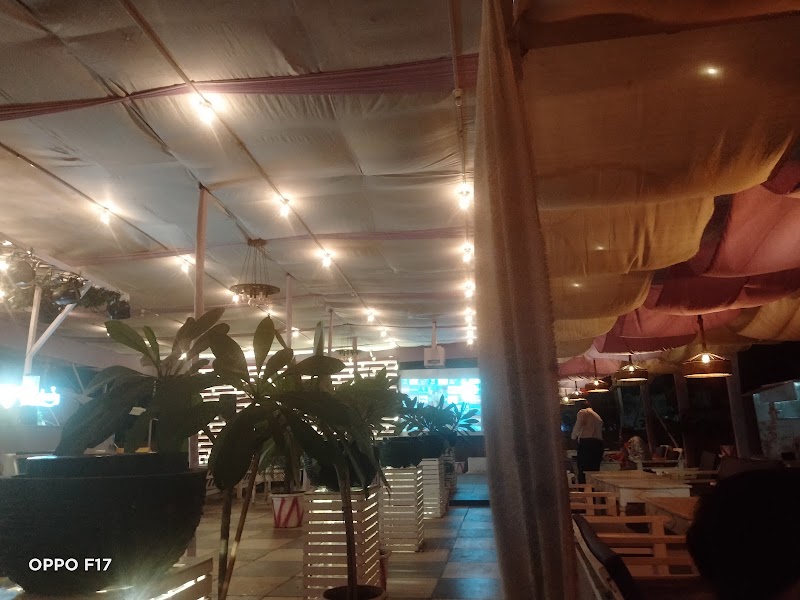 De Martini Lounge - De Martini Lounge 4th leave, above Lahoree' coffee house, square, Nagpur, Maharashtra 440010, India