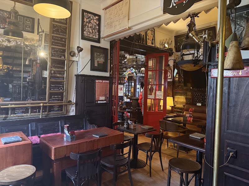 Brew Cafe Kareltje - Brew Cafe Kareltje Burchtplein 5, 5256 EA Heusden, Netherlands