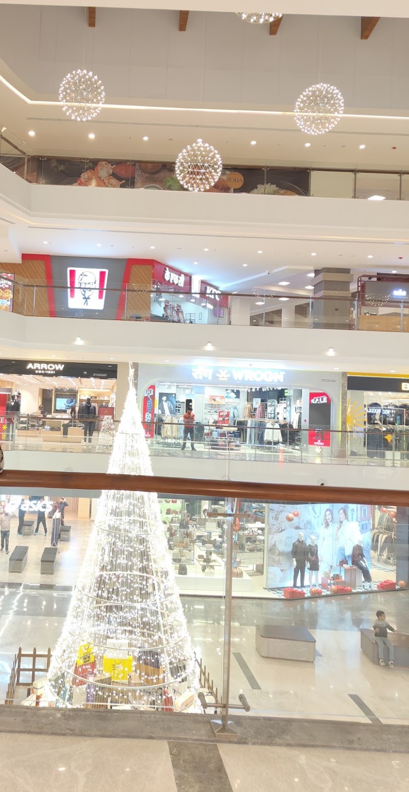 Golden Trade Centre - Golden Trade Centre 6JQJ+CQ8 Golden Trade Centre, 406, Main Rd, near Kishore Shopping Mall, Geetanjali Colony, New Rajendra Nagar, Sadar Bazar, Raipur, Chhattisgarh 492001, India
