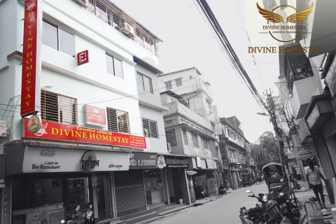 Divine HomeStay - Divine HomeStay 9, Raja Rammohan Roy Rd, opp. bidhan market auto stand, Ward 12, Hakim Para, Siliguri, West Bengal 734001, India