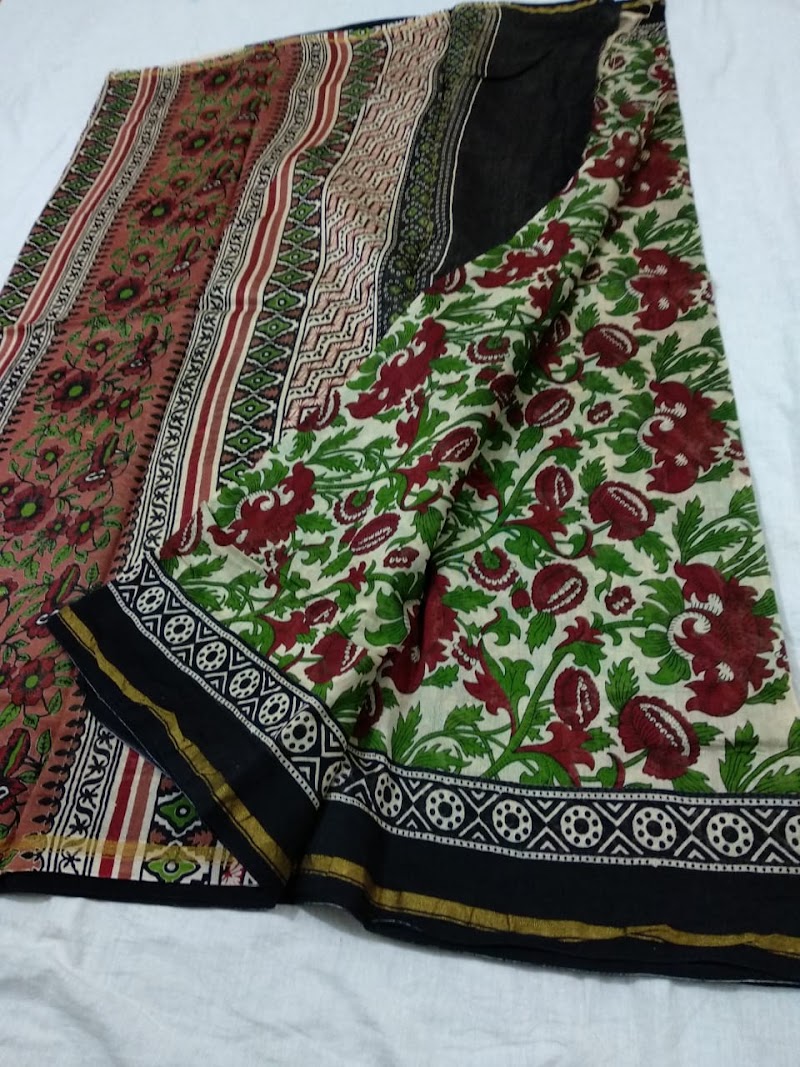 Chanderi & Maheshwari sarees(CM HANDLOOM) - Chanderi & Maheshwari sarees(CM HANDLOOM) Laxmi Appartment, Snehlataganj Rd, Nayapura, Indore, Madhya Pradesh 452003, India