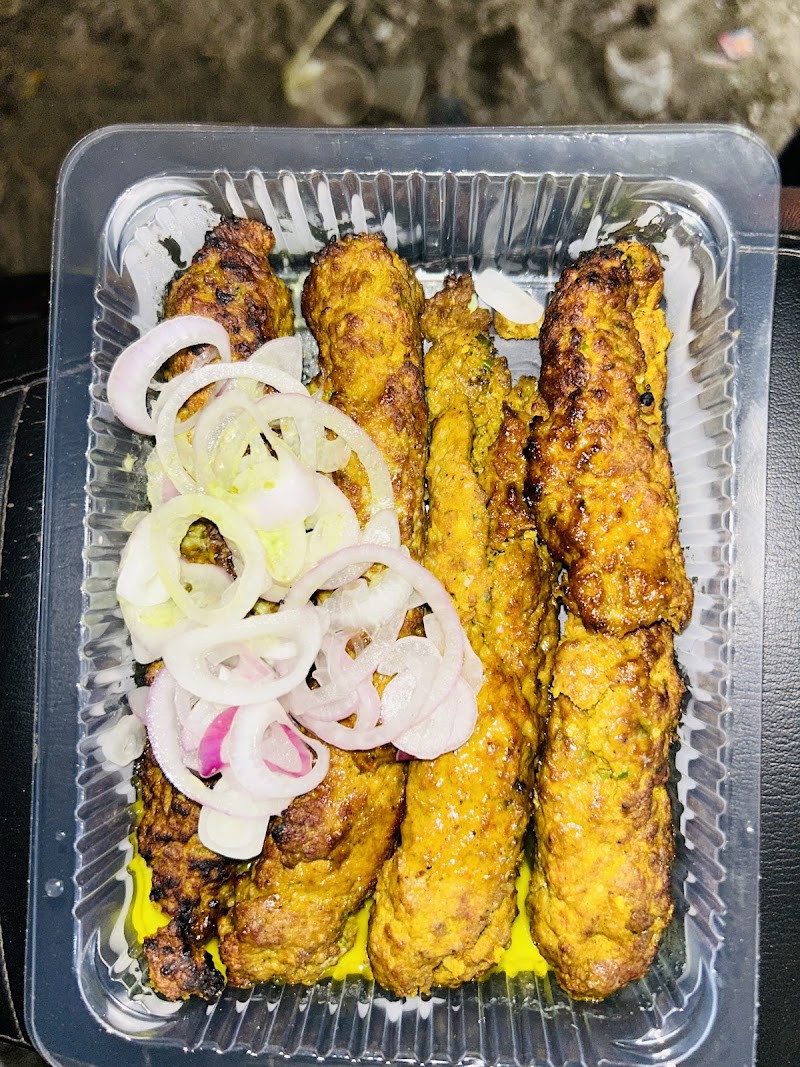 Qureshi Kabab Corner - Qureshi Kabab Corner J6XM+V76, Urdu Bazar Rd, Choori Walan, Meena Bazaar, Jama Masjid, Old Delhi, New Delhi, Delhi, 110006, India