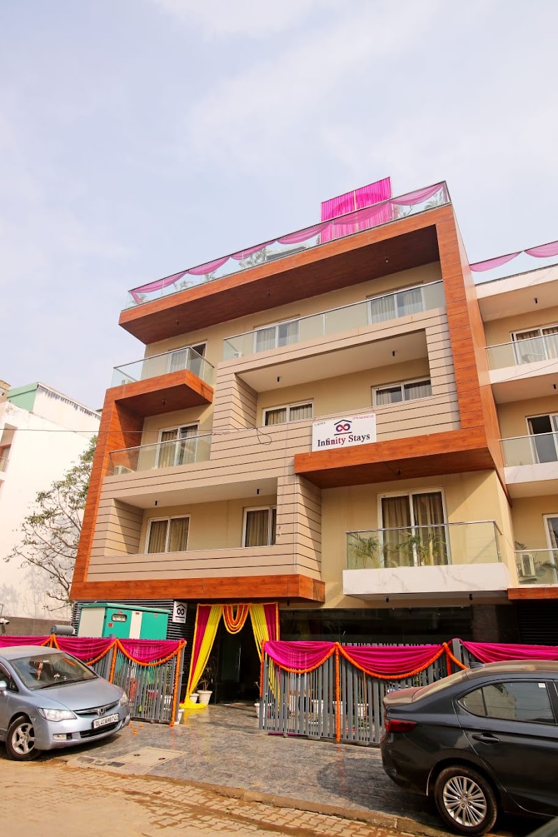 Infinity Stays - Hotel Near Medanta - Infinity Stays - Hotel Near Medanta Plot no. 15, near Medanta hospital, Medicity, Islampur Colony, Sector 38, Gurugram, Haryana 122018, India
