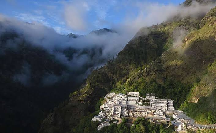 Stay In Katra - Stay In Katra, Railway, Katra Station Rd, Katra, 182301
