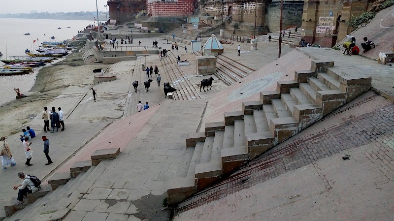 Dandi Ghat, (Varanasi) - Dandi Ghat, (Varanasi) 72W4+QVH, Hanuman Ghat Rd, Hanumaan Ghat, Bangali Tola, Varanasi, Uttar Pradesh 221001, India