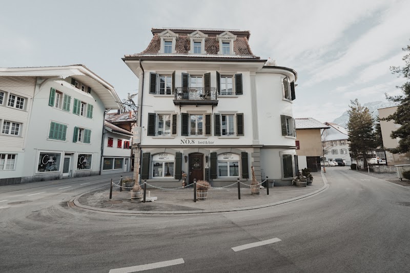 Bed & Bar No.8 - Bed & Bar No.8 Spielmatte 8, 3800 Interlaken, Switzerland