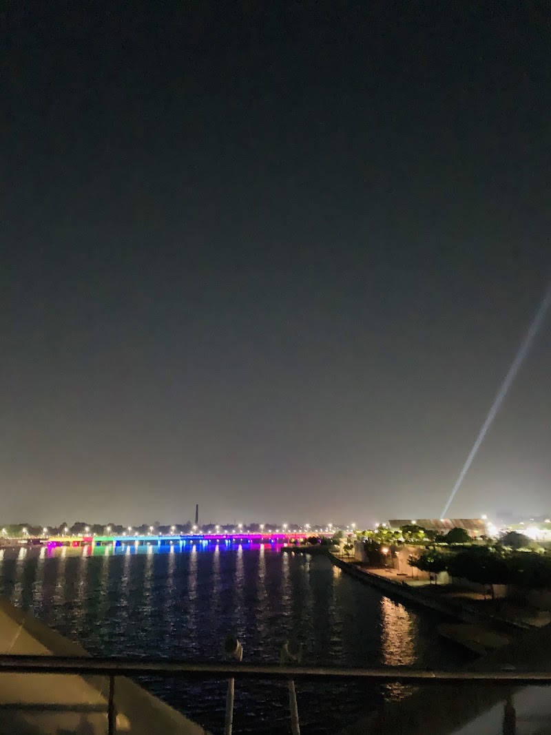 Sabarmati Riverfront Walkway - Sabarmati Riverfront Walkway, 2HQC+GRW, Sabarmati Riverfront Walkway W, Shreyas Colony, Navrangpura, Ahmedabad, Gujarat 380009, India