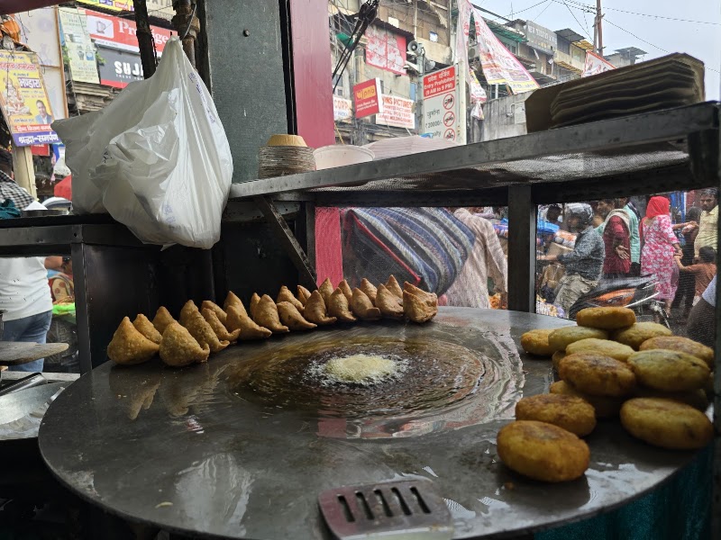 Gole Hatti - Gole Hatti 2,3, 4, Khari Baoli Rd, Old Delhi, Katra Pedan, Fatehpuri, Chandni Chowk, Delhi, 110006, India