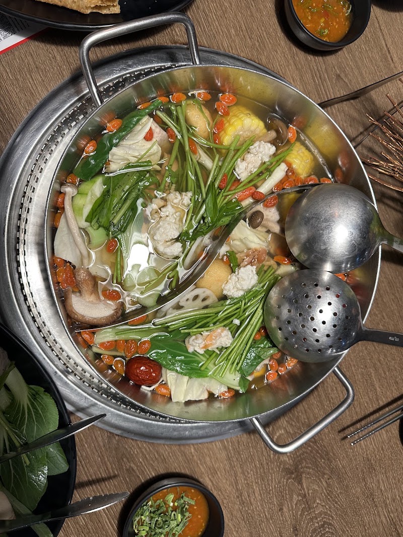 New Mala Hot Pot Wuchang Branch - New Mala Hot Pot Wuchang Branch 108, Taiwan, Taipei City, Wanhua District, Wanshou Village, Section 2, Wuchang St, 72號3樓
