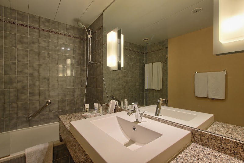 Hôtel Mercure Paris Roissy Charles de Gaulle - Hôtel Mercure Paris Roissy Charles de Gaulle, 3 All. du Verger, 95700 Roissy-en-France, France