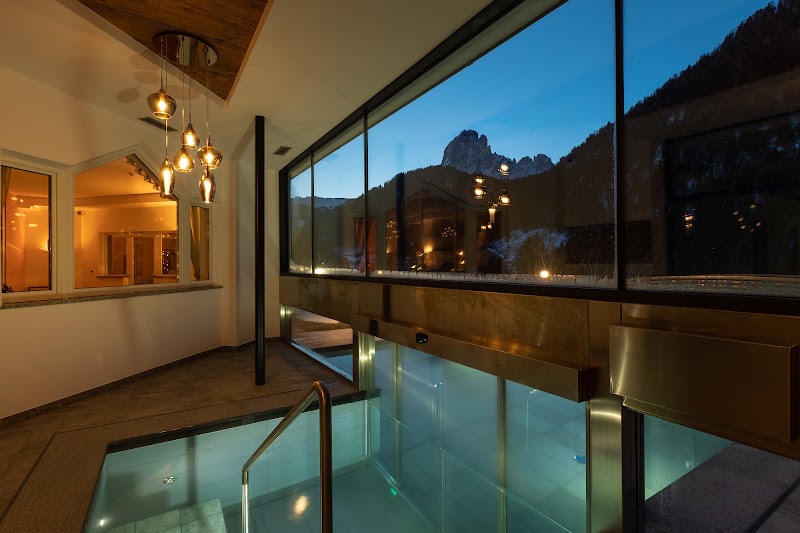 Diamant Spa Resort Hotel - Diamant Spa Resort Hotel Strada Josef, Str. J. Skasa, 1, 39047 Santa Cristina Valgardena BZ, Italy