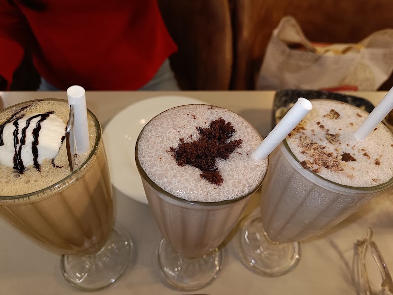 Flavours Cafe & Bakery - Flavours Cafe & Bakery, Swastik Plaza, near ravidas gate, Lanka, Varanasi, Uttar Pradesh 221005, India