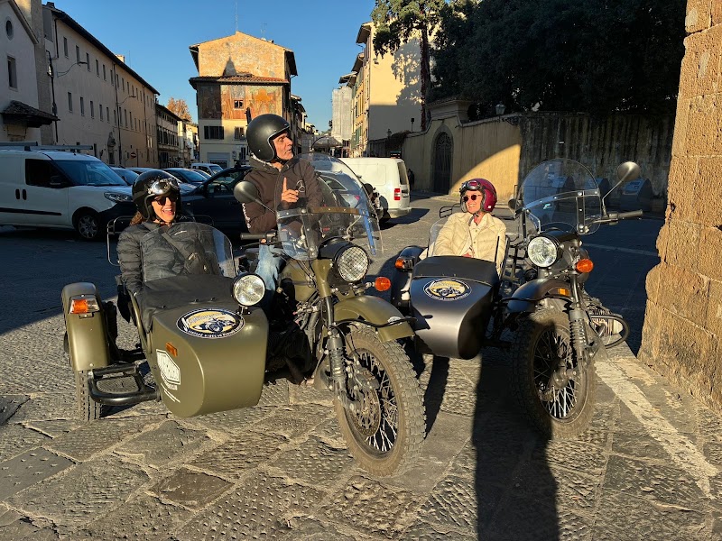 Florence Sidecar Tour - Motocarrozzetta - Florence Sidecar Tour - Motocarrozzetta, Via Vittorio Emanuele II, 110, 50134 Firenze FI, Italy
