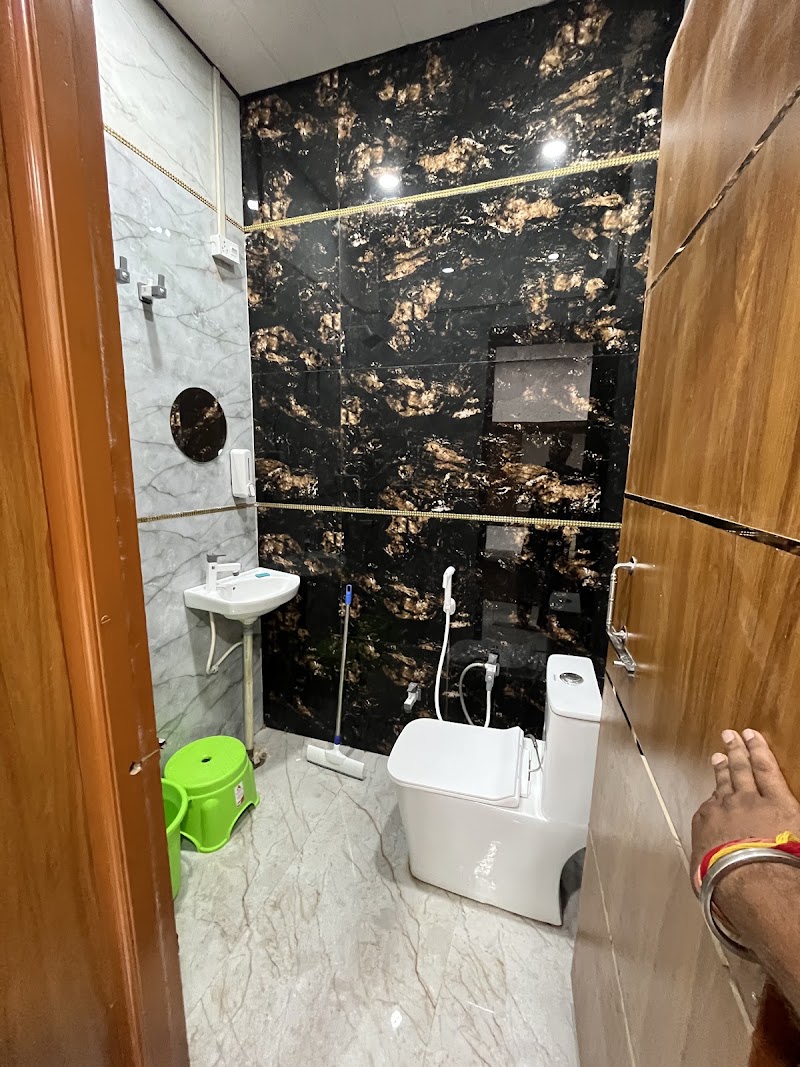 HOTEL RK PALACE - HOTEL RK PALACE, 077, Govind Nagar Marg, Janam Bhumi, Mathura, Uttar Pradesh 281001, India