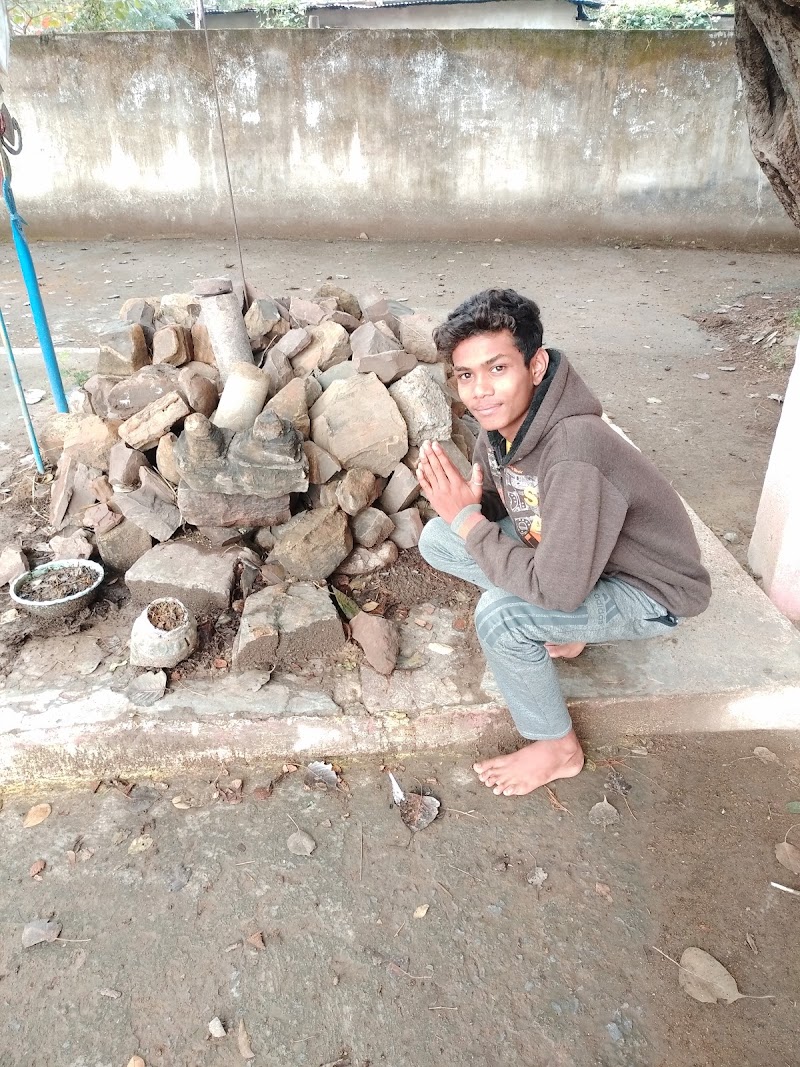Muni Baba Temple - Muni Baba Temple, 4882+532, Kaudia Main Rd, Kaudia, Chhattisgarh 495550, India