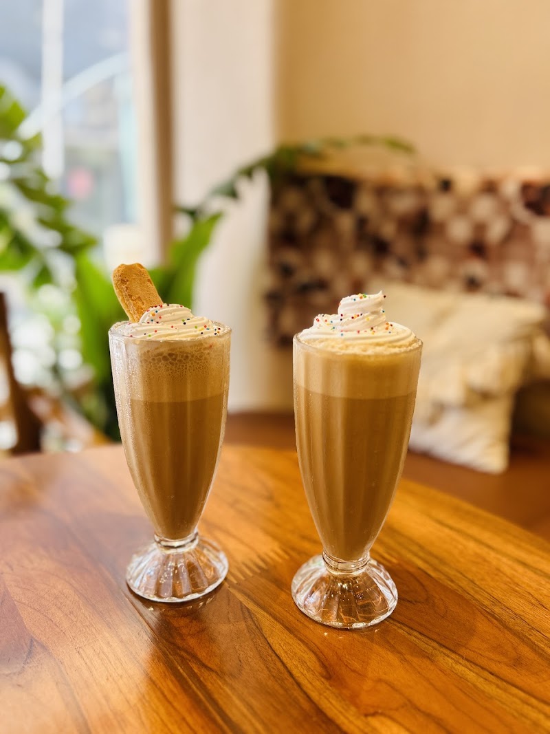 Cafe Hola Beans - Cafe Hola Beans Golf Course Rd, Parsvnath Exotica, DLF Phase 5, Sector 53, Gurugram, Haryana 122011, India