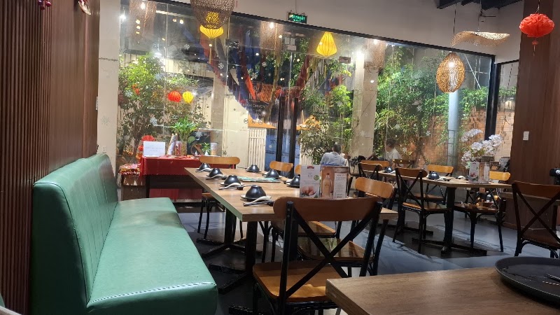 Mầm Vegetarian - Nhà hàng chay Mầm - Mầm Vegetarian - Nhà hàng chay Mầm Sát bên khách sạn 5* Eastin Grand, trước hẻm là Kichi Kichi, gần chùa Đại Giác, 197 Đ. Nguyễn Văn Trỗi, Phú Nhuận, Hồ Chí Minh 70000, Vietnam