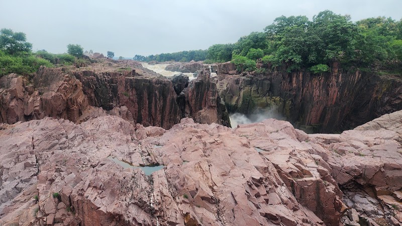 Raneh Water Falls - Raneh Water Falls, V3F2+WGJ, Raneh Falls Rd, Dhoguwan, Madhya Pradesh 471606, India