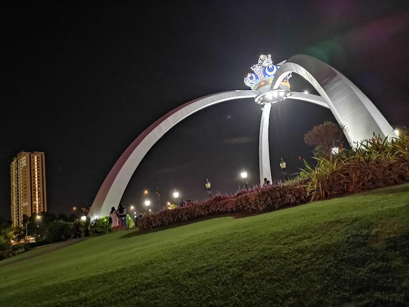 Laman Mahkota Istana Bukit Serene - Laman Mahkota Istana Bukit Serene Jalan Kolam Air, Bukit Serene, 80200 Johor Bahru, Johor Darul Ta'zim, Malaysia
