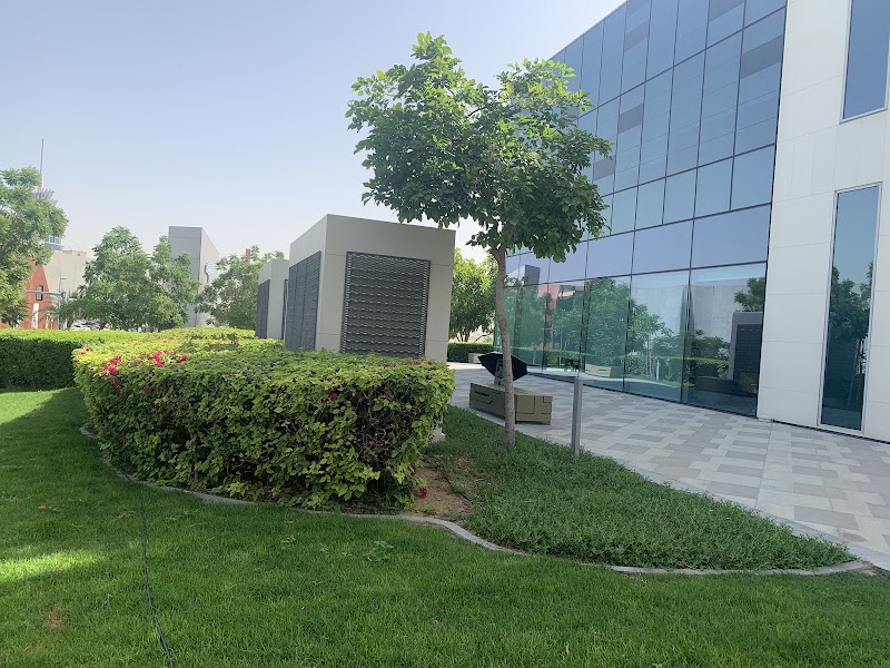 DSO HQ public parking - DSO HQ public parking 49FJ+PGQ - Nadd Hessa - Dubai Silicon Oasis - Dubai - United Arab Emirates