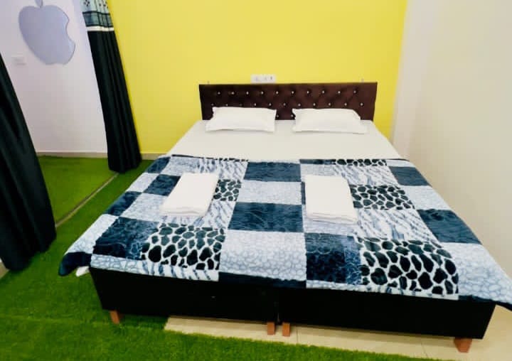 New Kashi Dham - New Kashi Dham, D47/32, opposite Mazda Parking, Ramapura Luxa, Varanasi, Uttar Pradesh 221010, India