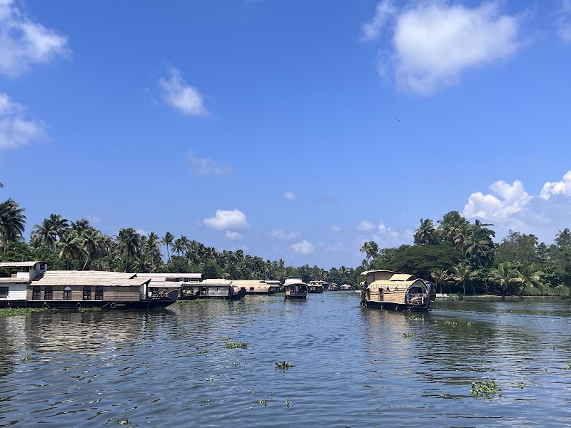Brackish Lagoons Alleppey - Brackish Lagoons Alleppey G9G4+3QP, Punnamada, Kottankulangara, Alappuzha, Aryad South, Keralam 688006, India