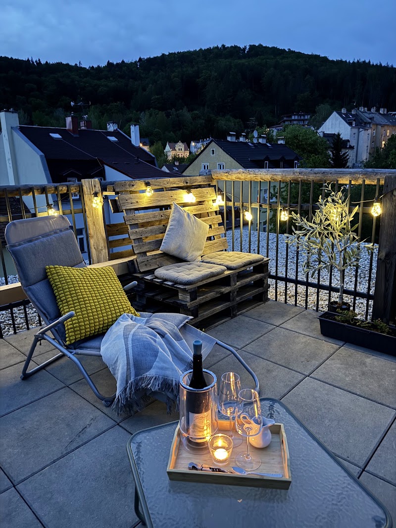 FOUR ROOMS Carlsbad Authentic - FOUR ROOMS Carlsbad Authentic, Petřín 789/38, 360 01 Karlovy Vary-Karlovy Vary 1, Czechia