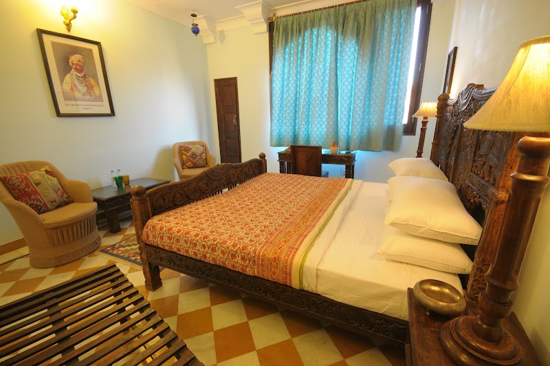 Haveli Inn Pal - Haveli Inn Pal, Girdikot, opp. Gulab Sagar, Pal Haveli, Ghantaghar, Gulab Sagar, Jodhpur, Rajasthan 342001, India