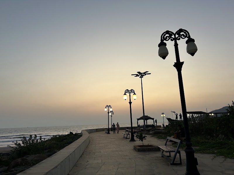 SHRIVARDHAN BEACH - SHRIVARDHAN BEACH, 22W5+XPP, Dabak Pakhadi Rd, Shrivardhan, Maharashtra 402110, India