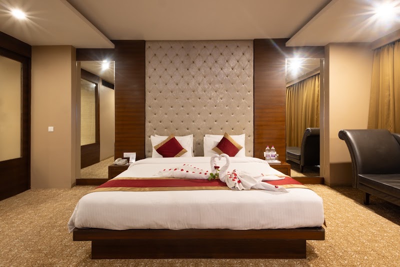Hotel Anjushree - Hotel Anjushree 72, Indore Rd, Goyala Khurd, Pawapuri Colony, Ujjain, Madhya Pradesh 456010, India