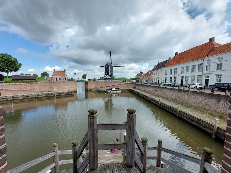 Restaurant In den Verdwaalde Koogel - Restaurant In den Verdwaalde Koogel Vismarkt 1, 5256 BC Heusden, Netherlands