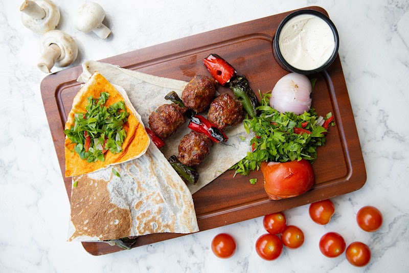 Habib Beirut, Dubai Marina - Habib Beirut, Dubai Marina Silverene Tower B, Ground Floor - Al Yahoom St - مرسى دبي - دبي مارينا - دبي - United Arab Emirates