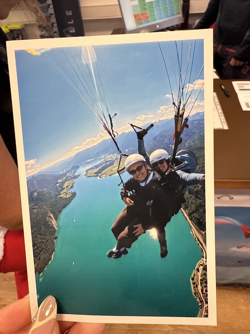 Tandem Paragliding & Flugschule Salzkammergut - Tandem Paragliding & Flugschule Salzkammergut, Konrad-Lesiak-Platz 5, 5340 St. Gilgen, Austria