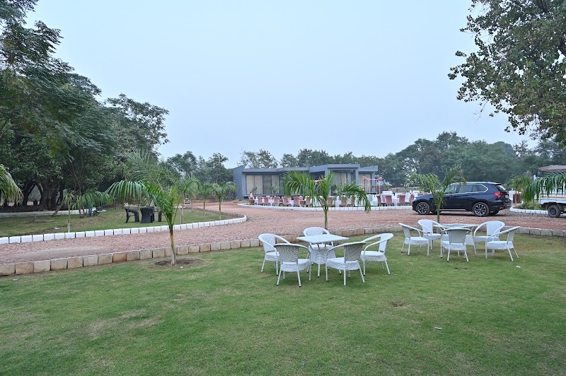 The Oakwood Nidhivan Farm by Videek Party Place - The Oakwood Nidhivan Farm by Videek Party Place 8V5M+WWJ, Panchgaon, Binola, Haryana 122413, India
