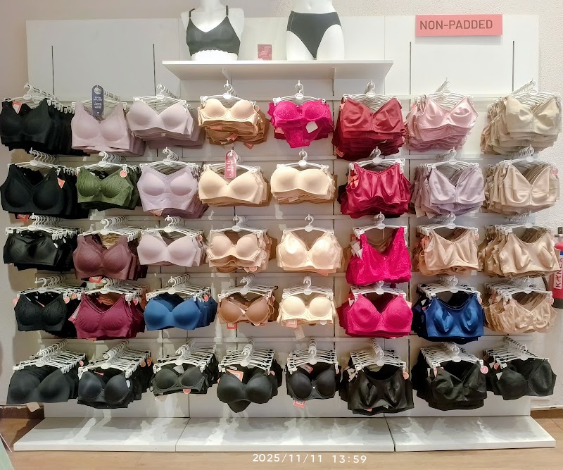 Zivame - Good Earth City Centre Mall, Gurugram - Zivame - Good Earth City Centre Mall, Gurugram No. 69, GF, Good Earth City Center, Pocket H, Nirvana, Sector 50, Gurugram, Haryana 122018, India