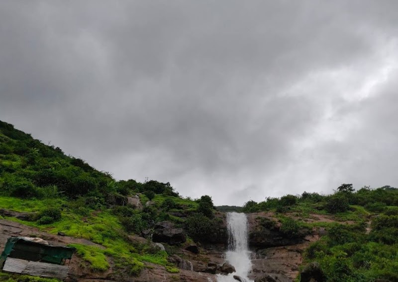 Lonavala Lake Waterfall - Lonavala Lake Waterfall lake road, Lonavala, Maharashtra 410402, India