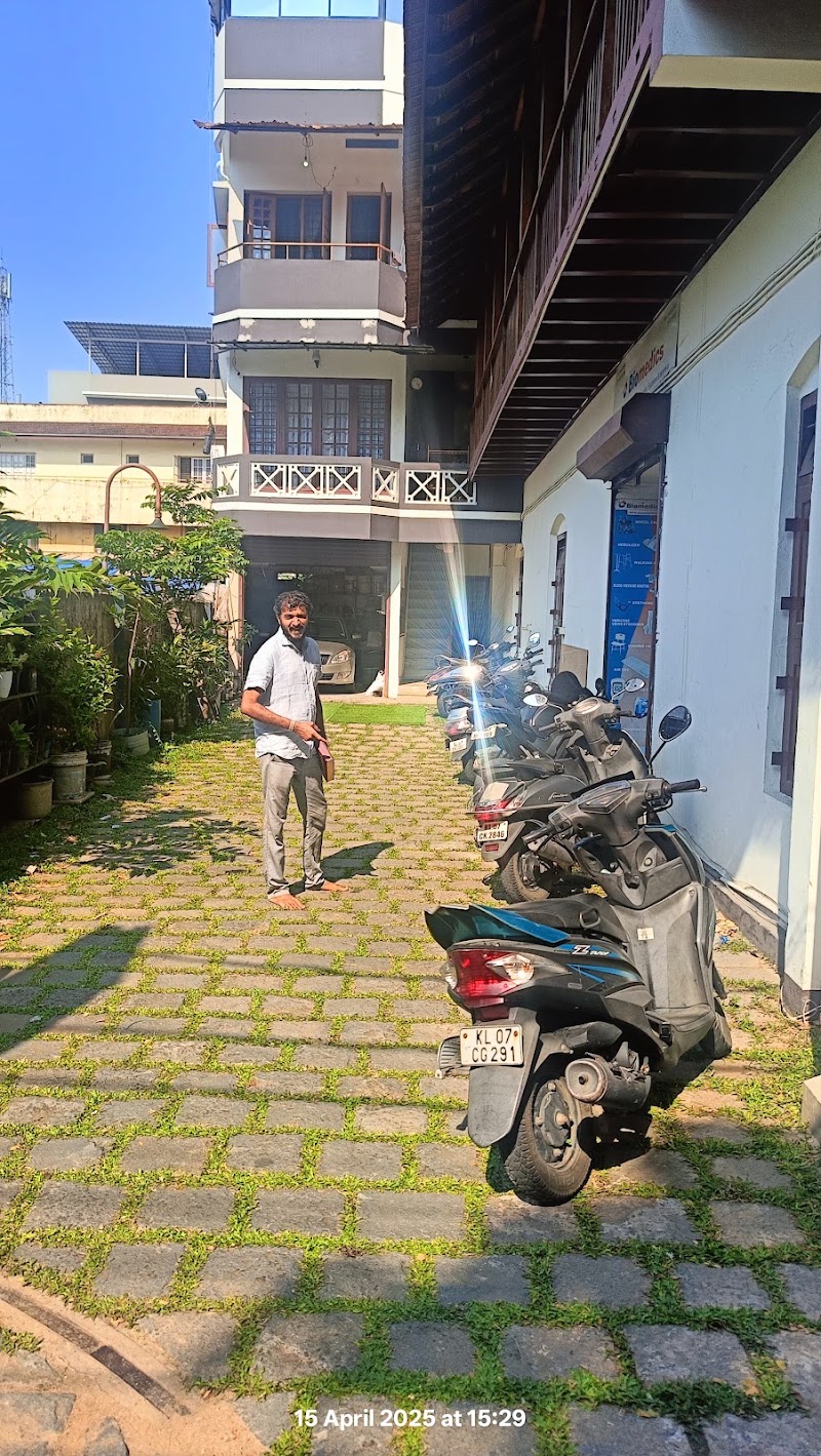 Kowdi house - Kowdi House, R Madhavan Nair Rd, opposite water authority, Ravipuram, Perumanoor, Kochi, Kerala 682016, India