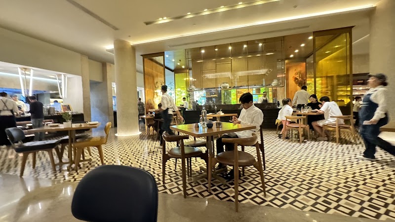 Juniper Bar - Andaz Delhi - Juniper Bar - Andaz Delhi Gin Bar at Andaz Delhi, H43C+VPM, Northern Access Rd, Aerocity, New Delhi, Delhi 110037, India
