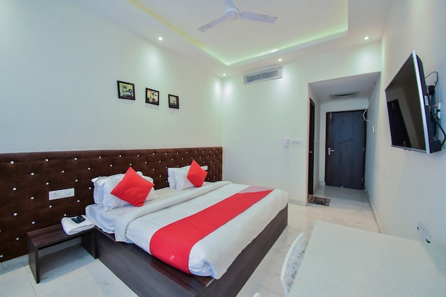 OYO Payal Garden - OYO Payal Garden 2, Payal Garden, opp. Tilyar Lake, Sector-28, Rohtak, Haryana 124021, India