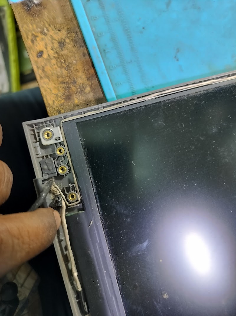 Purav Laptop Repair (PH iT SERVICE) - Purav Laptop Repair (PH iT SERVICE), LL-18,Basement, MILLENNIUM PLAZA, Great Eastern Rd, near RAJ TAKIES, Raipur, Chhattisgarh 492001, India