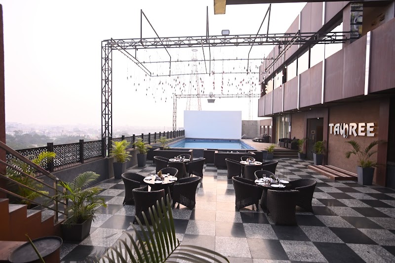 Hotel Vennington Court - Hotel Vennington Court Fafadih, Chowk, Jail Rd, near Guru Gobind Singh Squre, Devendra Nagar, Raipur, Chhattisgarh 492001, India