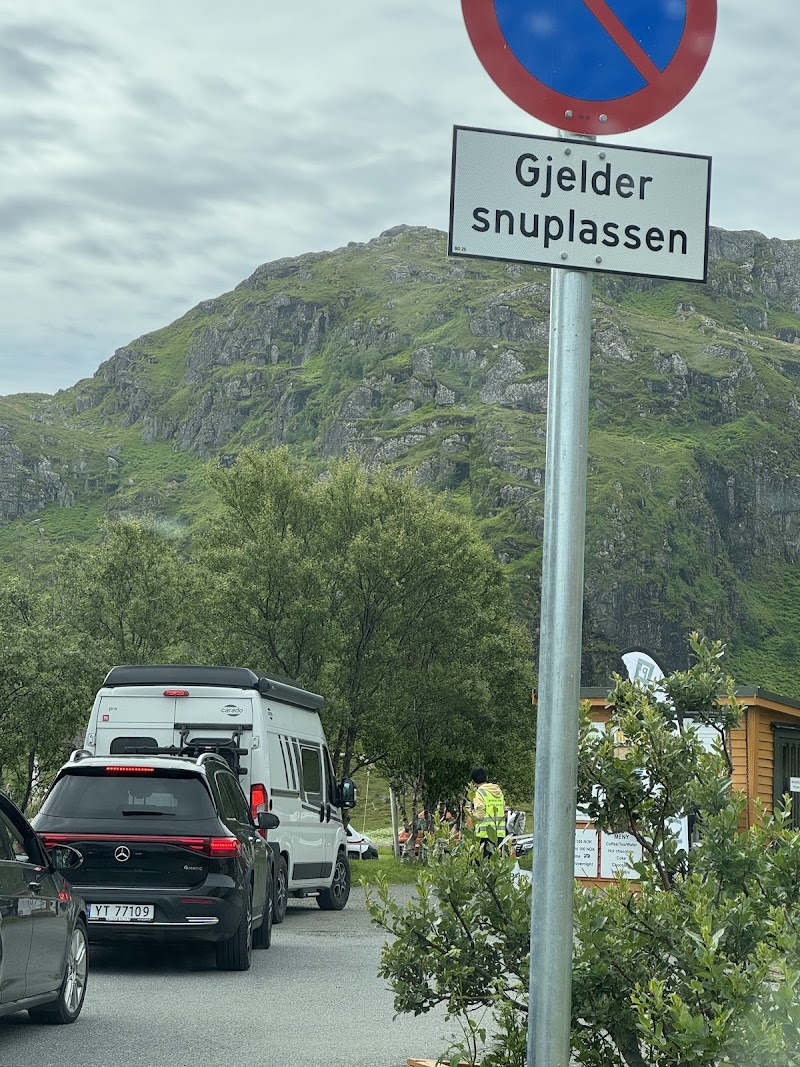 Innersand Parking - Innersand Parking, Fv806 3-7,8387, 8387 Fredvang, Norway