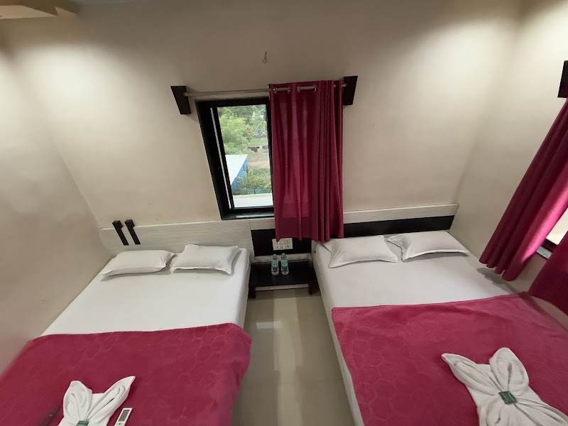 Hotel Temple Sai - Hotel Temple Sai Kalika Nagar Rd, near Sai Baba Temple, Shiv Nagar, Shirdi, Maharashtra 423109, India