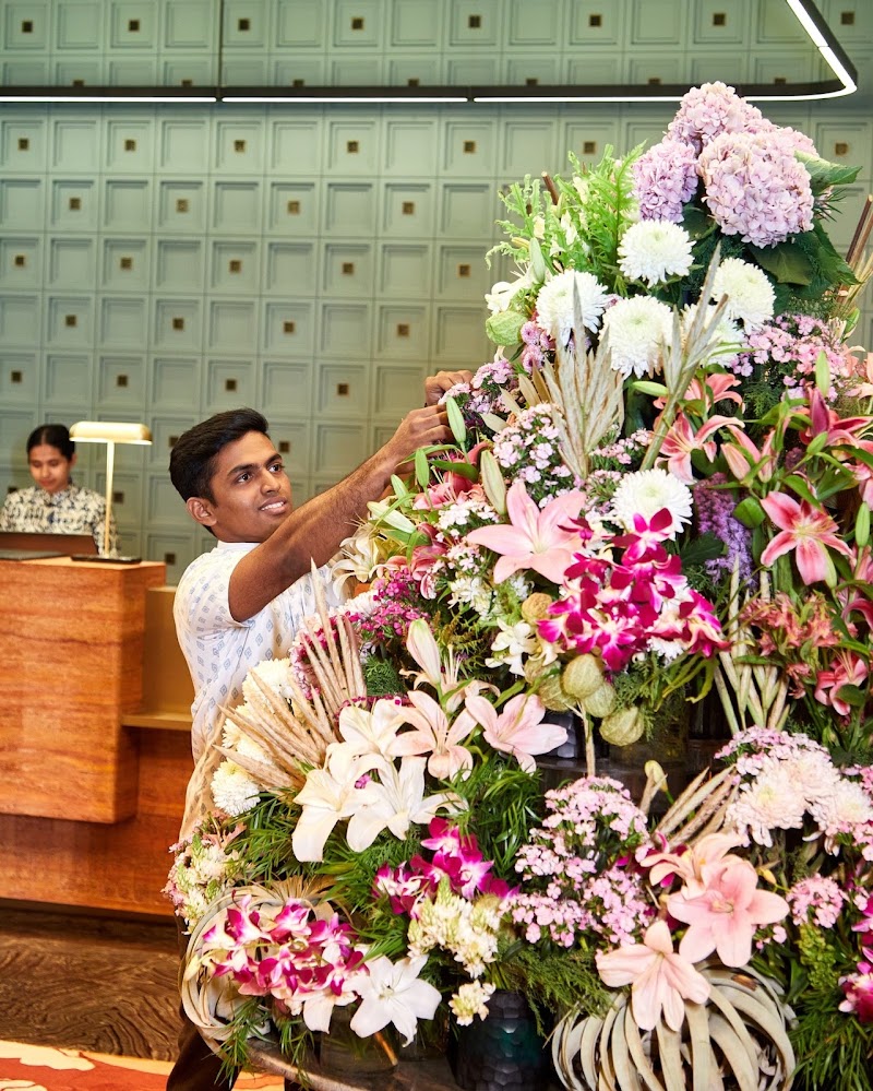 Four Seasons Hotel Mumbai - Four Seasons Hotel Mumbai 1/136, Dr Elijah Moses Rd, Gandhi Nagar, Upper Worli, Worli, Mumbai, Maharashtra 400018, India