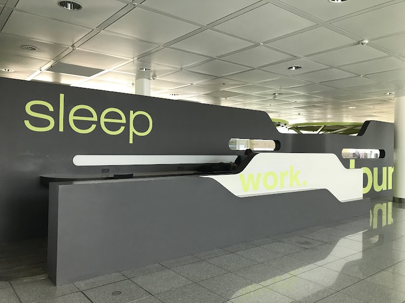 Bus Stop 21, Terminal 2, Munich Airport - Bus Stop 21, Terminal 2, Munich Airport, Terminalstraße Nord 1, 85356 Oberding, Germany