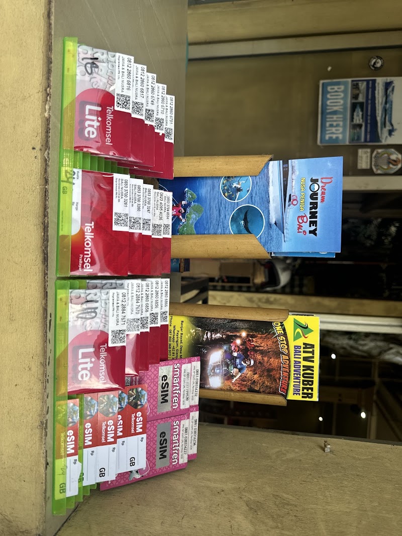 UBUD CENTER SIM CARD - UBUD CENTER SIM CARD F7V6+CXG, Jl. Suweta, Ubud, Kecamatan Ubud, Kabupaten Gianyar, Bali 80571, Indonesia