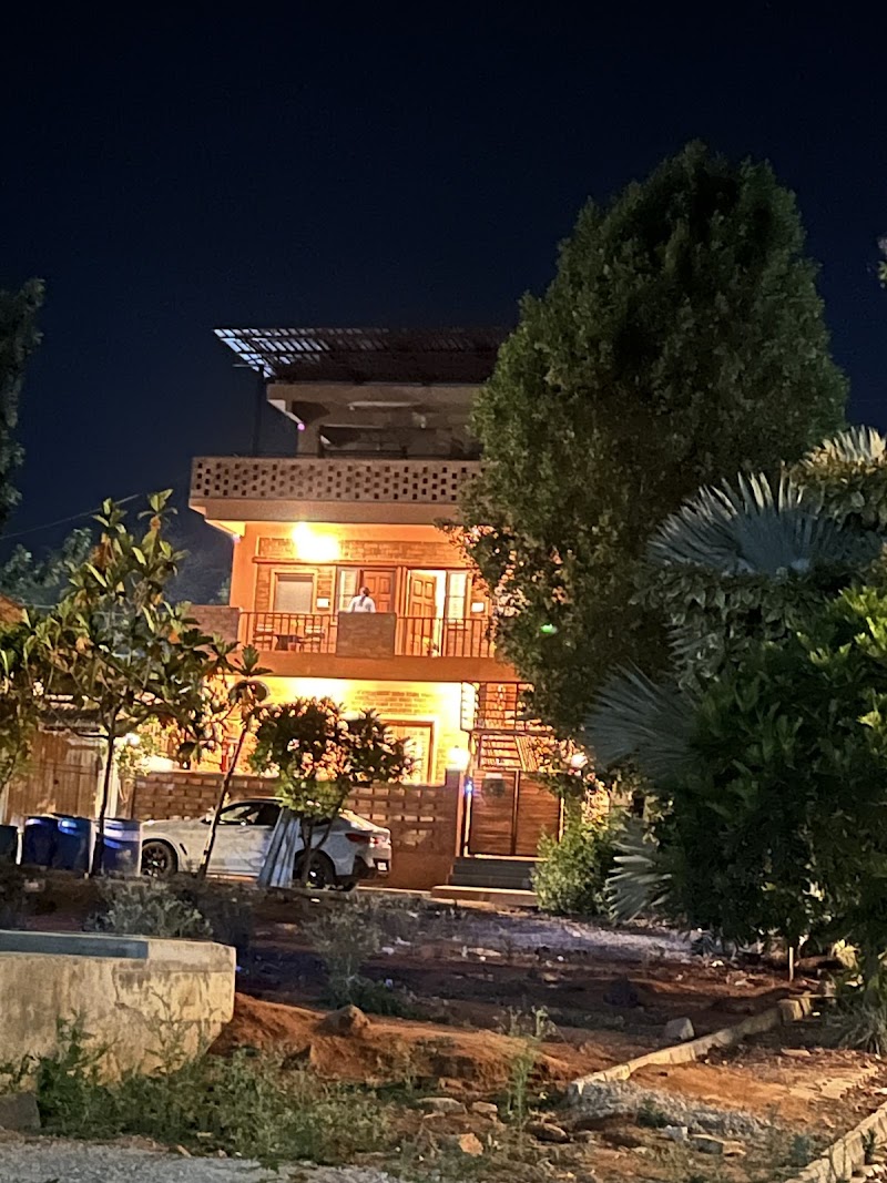 HILL'S STAY - An Earthen Adobe - HILL'S STAY - An Earthen Adobe No 114, Nandi Magnolia , S K Halli, Hobli, near Nandhi Hills Hiking Trail Start, Nandi Hills, Singadikadirenahalli, Karnataka 562103, India