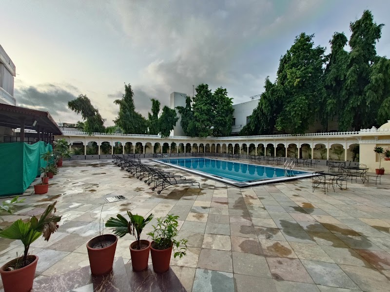 Trully hotel the amar mahal (Saheli Palace) - Trully hotel the amar mahal (Saheli Palace) HMWQ+HHR, Saheli Marg, Near HDFC Life, Panchwati, Udaipur, Rajasthan 313004, India