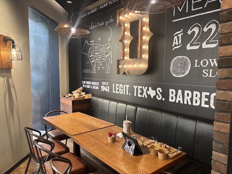 Dickey’s Barbecue Pit - JBR - Dickey’s Barbecue Pit - JBR GM - 14، Rimal 2 - Al Mamsha St - Marsa Dubai - Jumeirah Beach Residence - Dubai - United Arab Emirates
