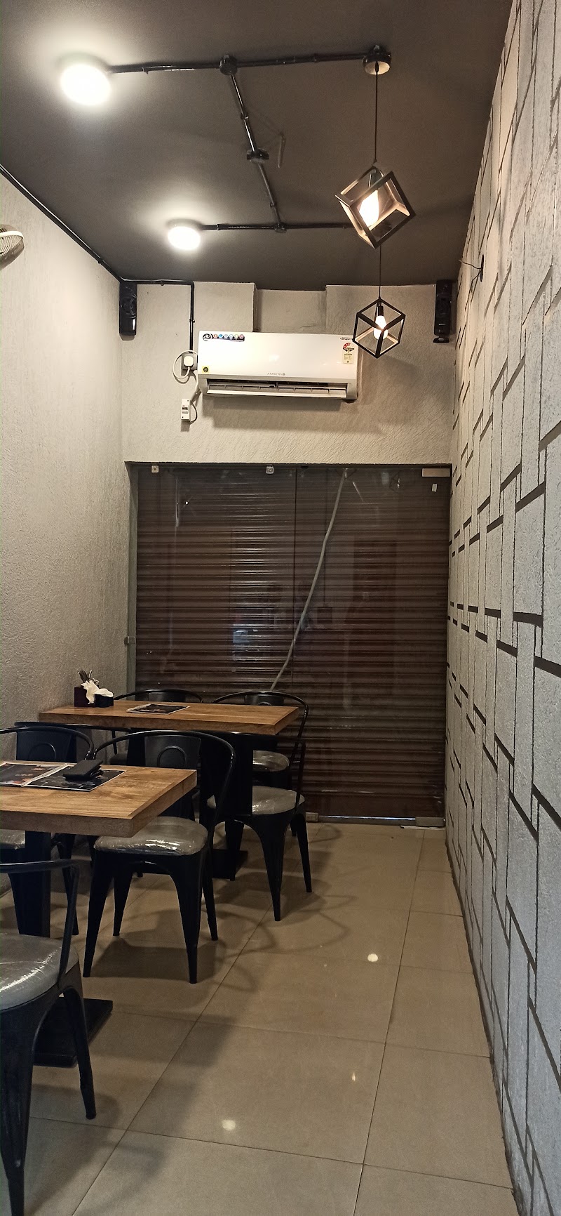The Hide Out - The Hide Out, Infront of Kamla Nehru Garden, Rajput complex, Chakradhar Nagar, Raigarh, Chhattisgarh 496001, India